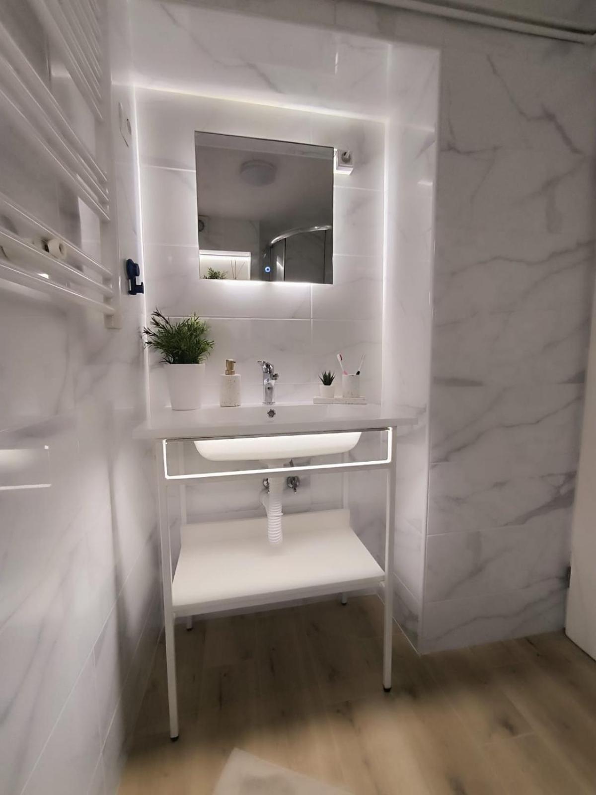 Apartment And Room Hudoletnjak سيلو الغرفة الصورة