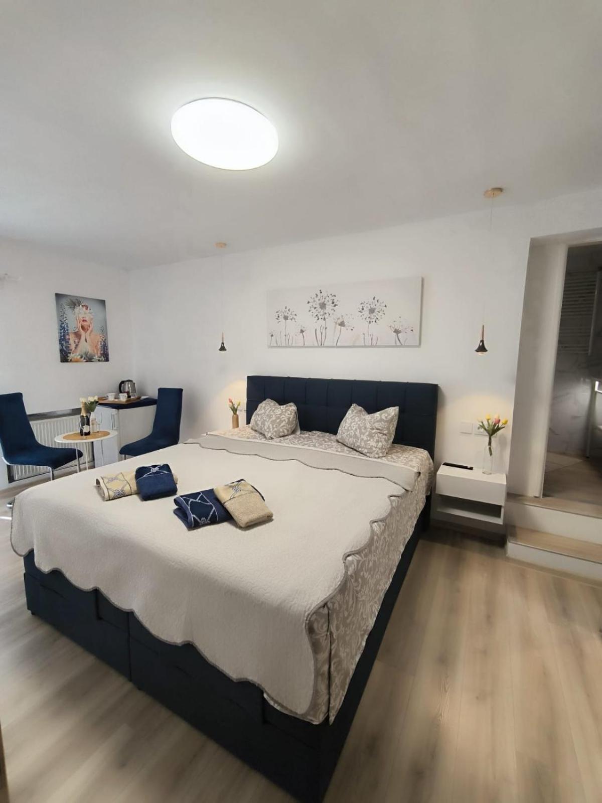 Apartment And Room Hudoletnjak سيلو الغرفة الصورة